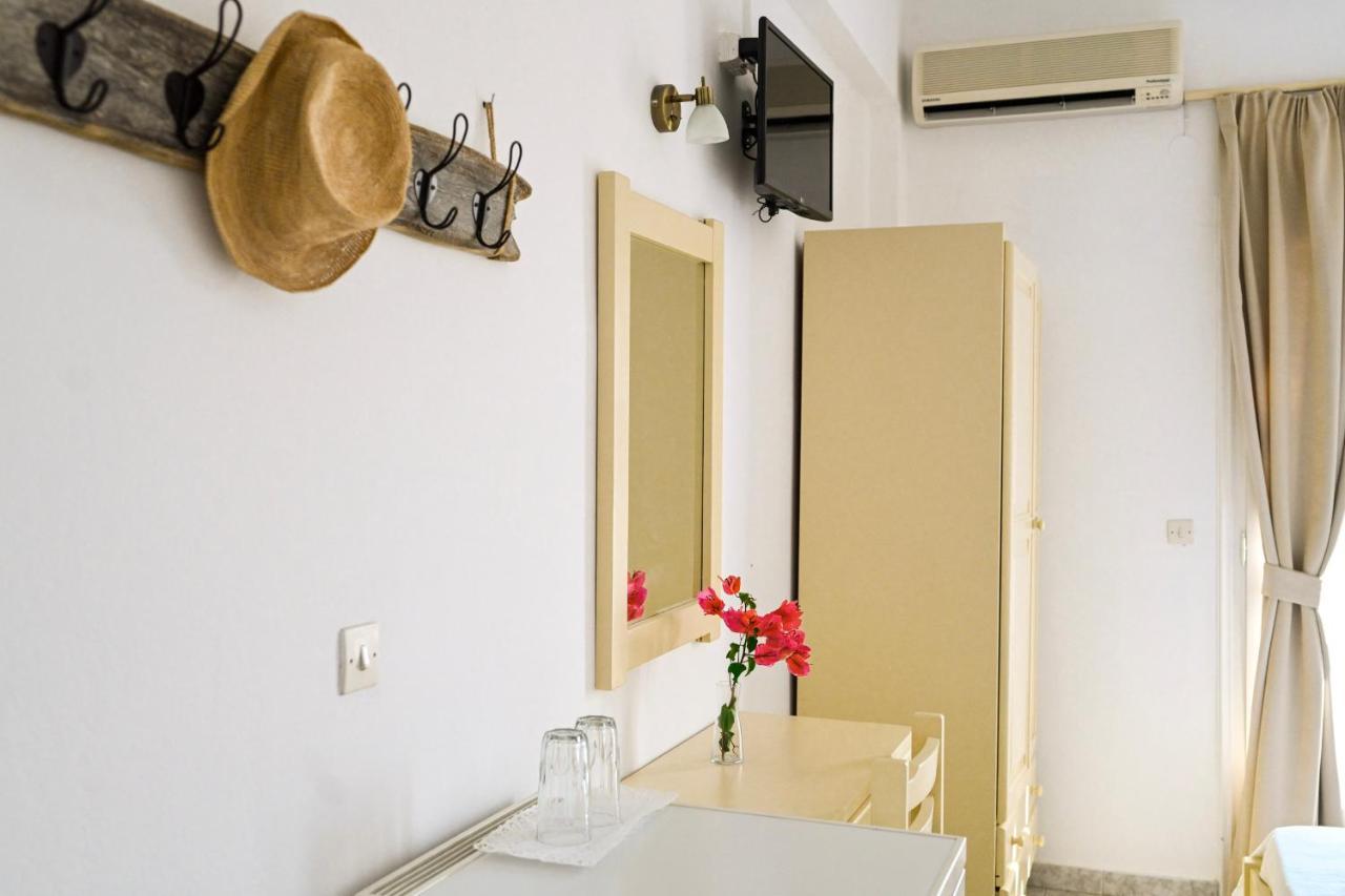 Beachfront Bocamviglies Rooms - Naoussa Bespoke View ภายนอก รูปภาพ