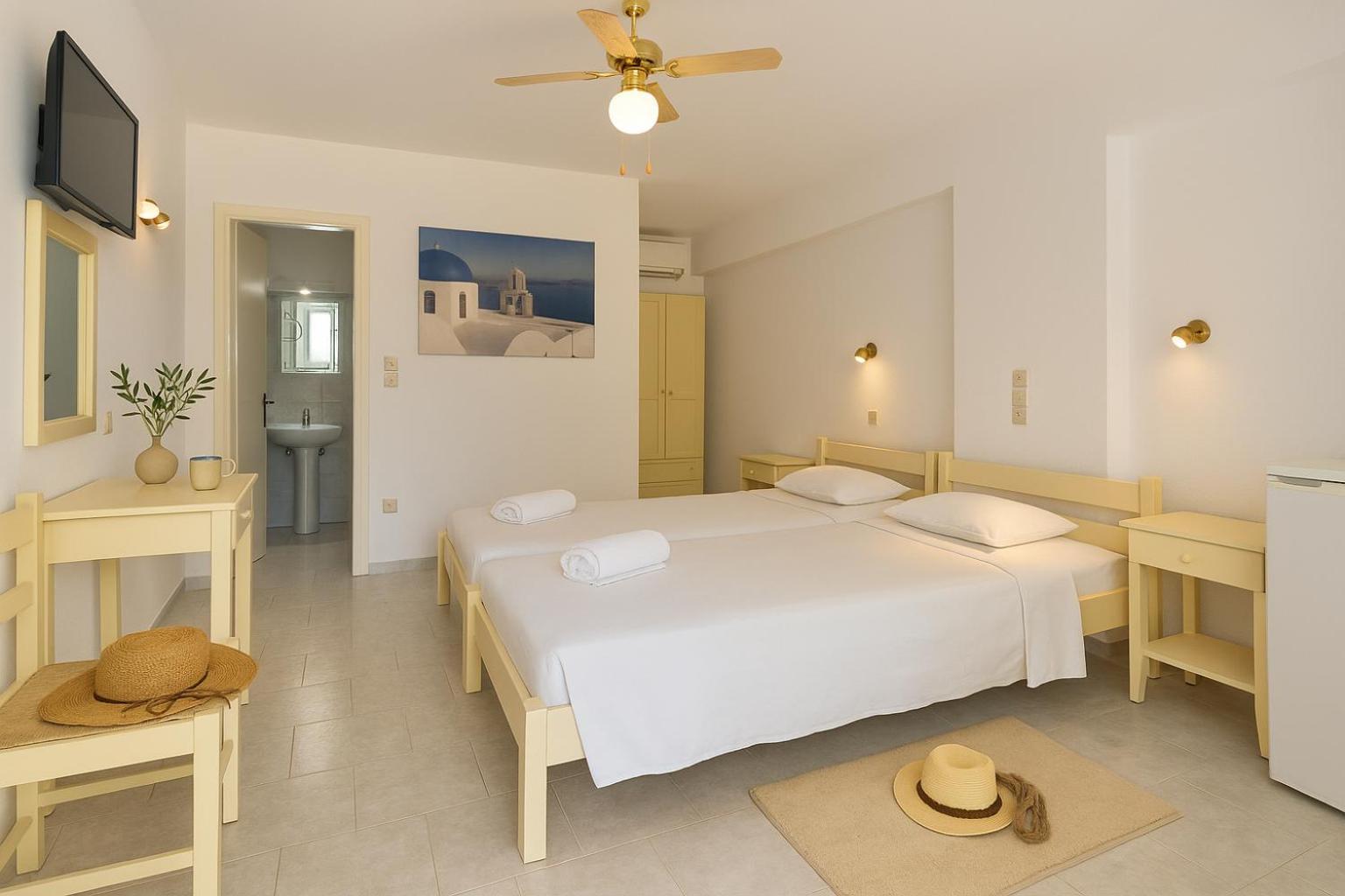 Beachfront Bocamviglies Rooms - Naoussa Bespoke View ภายนอก รูปภาพ